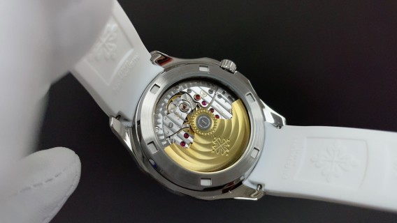 Patek Philippe Aquanaut Luce 5268 Diamond Bezel White view 6