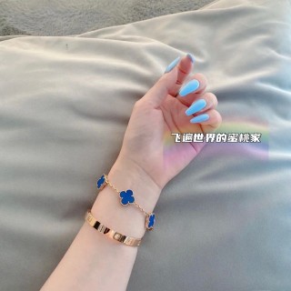 Van Cleef & Arpels Vintage Alhambra Blue Agate Gold Bracelet view 6