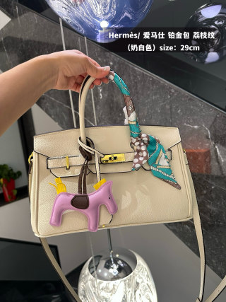 Hermès Platinum Birkin 29cm Cream Leather Crossbody Bag view 1