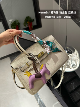 Hermès Platinum Birkin 29cm Cream Leather Crossbody Bag view 2