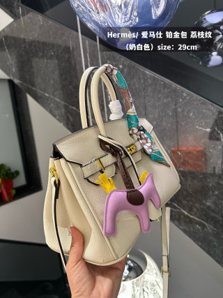 Hermès Platinum Birkin 29cm Cream Leather Crossbody Bag view 4