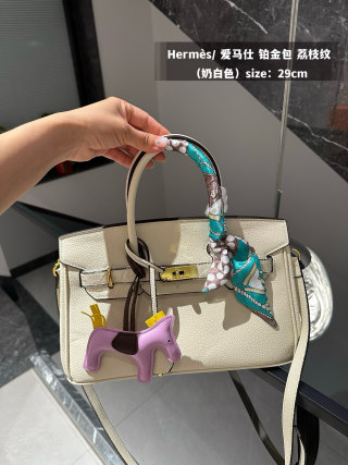 Hermès Platinum Birkin 29cm Cream Leather Crossbody Bag view 9