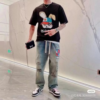 Gucci Rabbit Graphic Black T-Shirt view 4