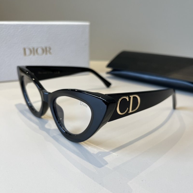 Dior Cat-Eye Sunglasses Black view