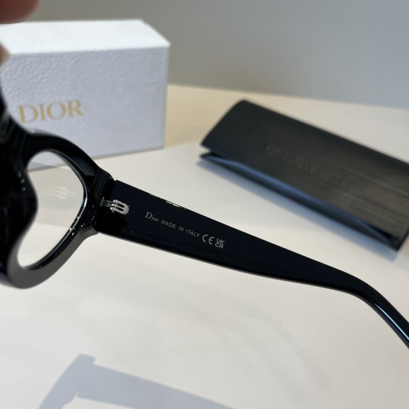 Dior Cat-Eye Sunglasses Black view