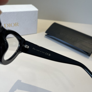 Dior Cat-Eye Sunglasses Black view 4