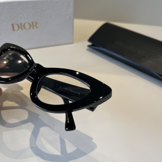 Dior Cat-Eye Sunglasses Black view 8