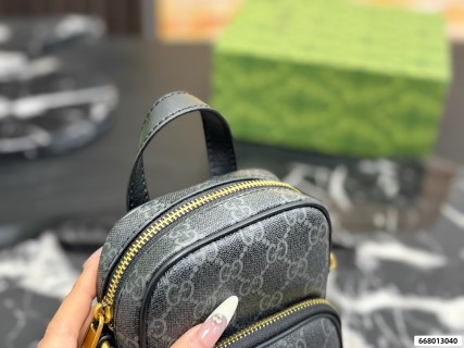 Gucci GG Supreme Black Phone Crossbody Bag view 3