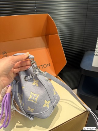 Louis Vuitton Noe Bucket Bag Lavender Monogram view 4