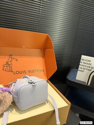 Louis Vuitton Noe Bucket Bag Lavender Monogram view 8