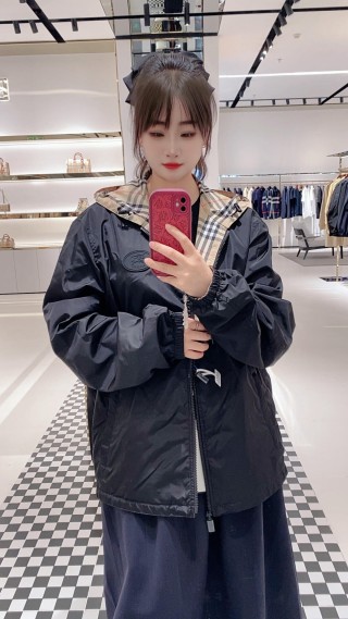 Burberry Vintage Check Hooded Jacket Beige view 4