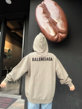 Balenciaga Cream Oversized Logo Hoodie view 7