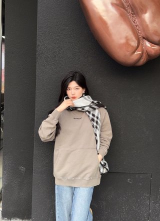 Balenciaga Cream Oversized Logo Hoodie view 9