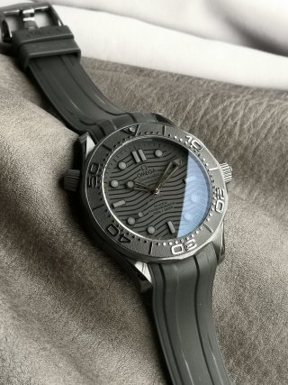 Omega Seamaster Black Ceramic 43.5mm Automatic Watch view 4