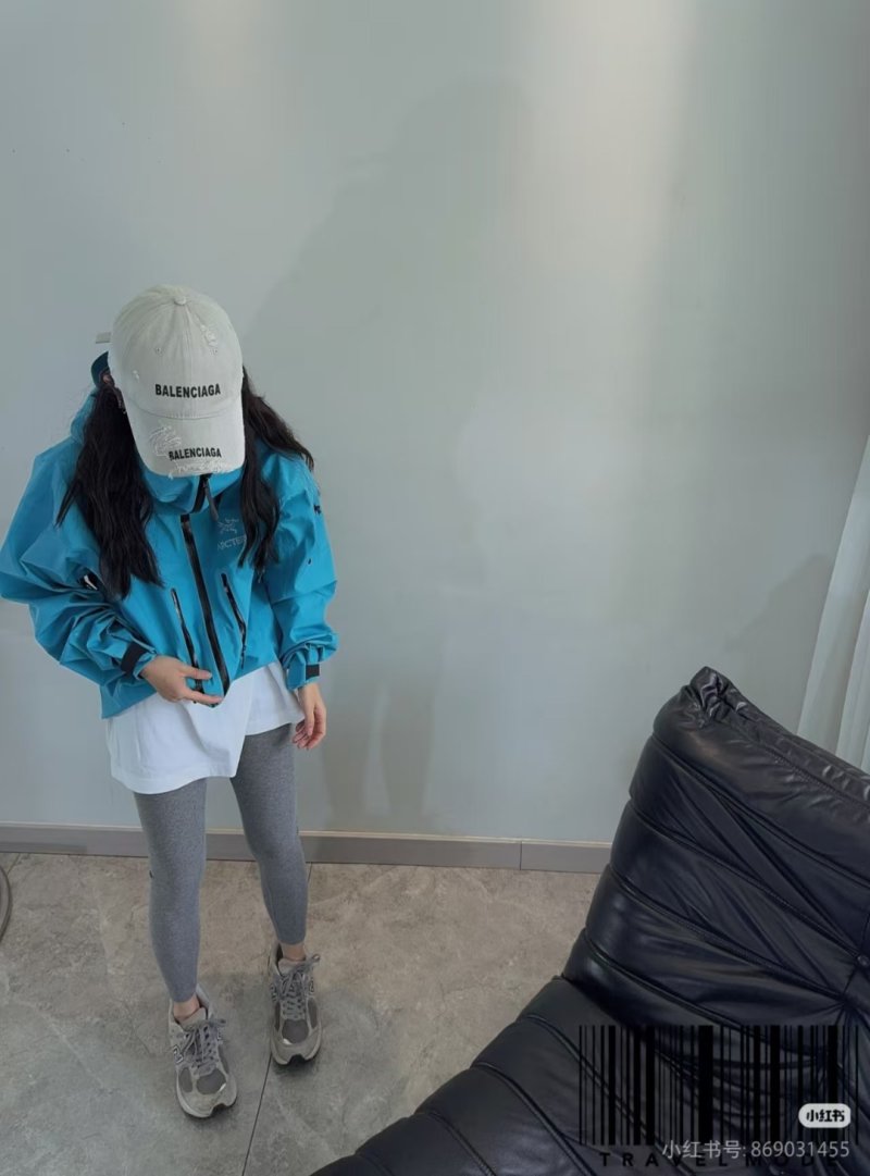 Balenciaga Distressed Double-Layer Embroidered Baseball Cap White view