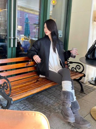 Black Oversized Bomber Jacket with Ribbed Cuffs view 9