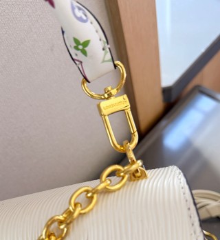 LV Twist Denim Medium Handbag White view 5