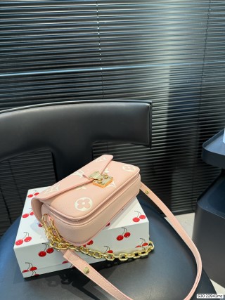 Louis Vuitton Metis Monogram Shoulder Bag Pink view 6