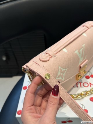 Louis Vuitton Metis Monogram Shoulder Bag Pink view 8