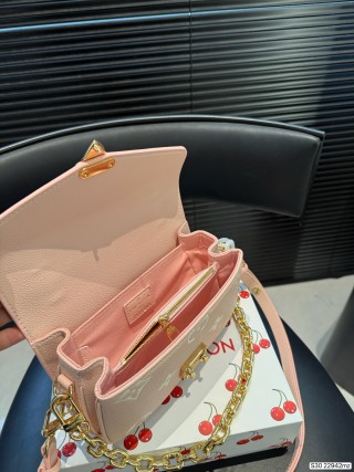 Louis Vuitton Metis Monogram Shoulder Bag Pink view 9
