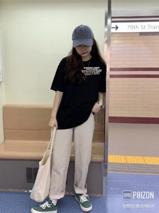 Black Graphic Short Sleeve T-Shirt with Text Print view 5