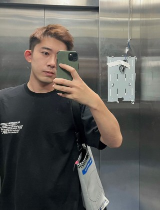 Black Graphic Short Sleeve T-Shirt with Text Print view 8