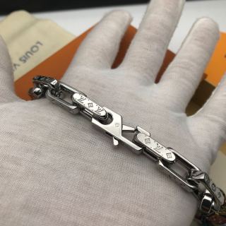 Louis Vuitton Monogram Chain Link Necklace Silver view 7