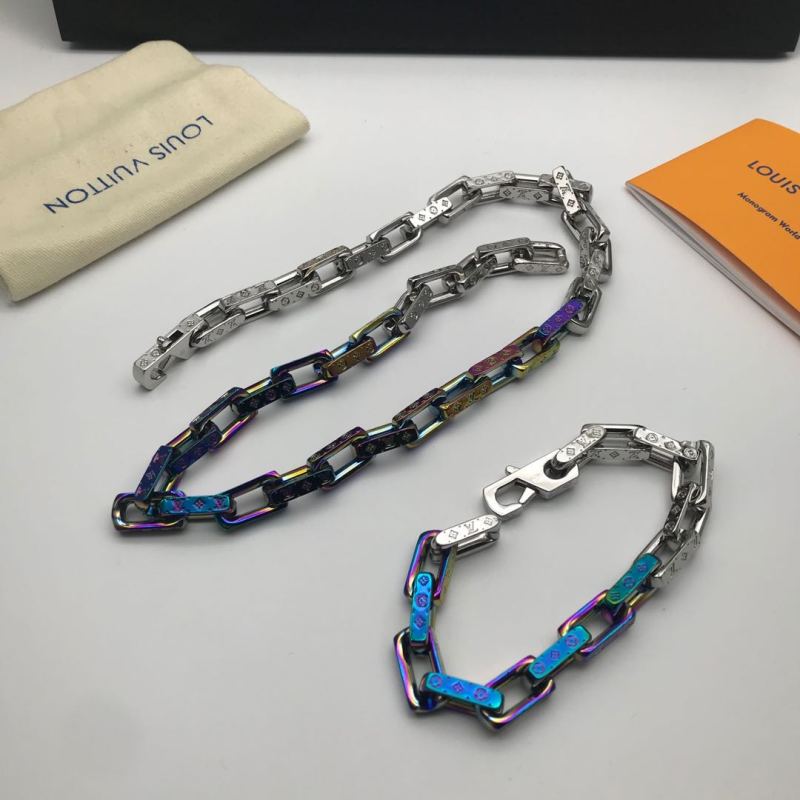 Louis Vuitton Monogram Chain Link Necklace Silver view