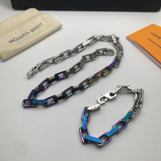 Louis Vuitton Monogram Chain Link Necklace Silver view 9