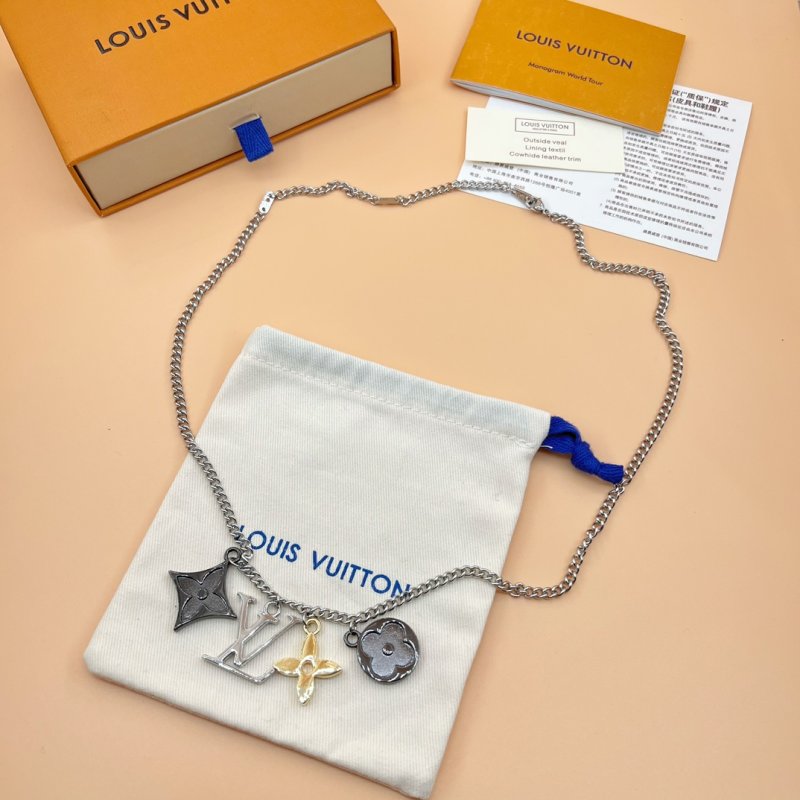 Louis Vuitton Instinct Floral Charm Necklace - Silver view
