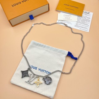 Louis Vuitton Instinct Floral Charm Necklace - Silver view 2