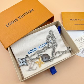 Louis Vuitton Instinct Floral Charm Necklace - Silver view 4