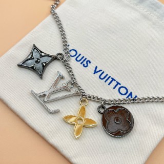 Louis Vuitton Instinct Floral Charm Necklace - Silver view 7