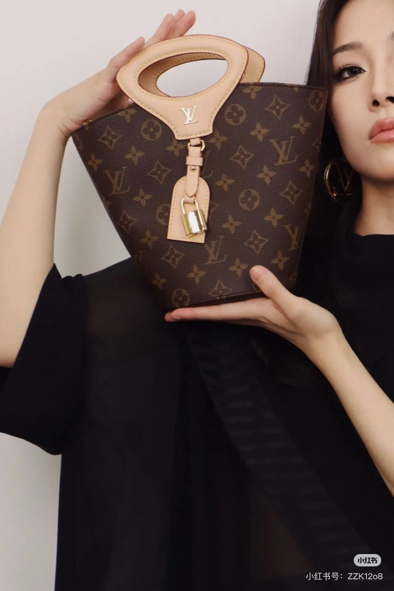 Louis Vuitton Monogram Noe Shoulder Bag Brown view