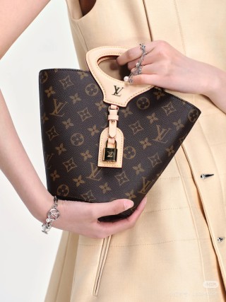 Louis Vuitton Monogram Noe Shoulder Bag Brown view 6