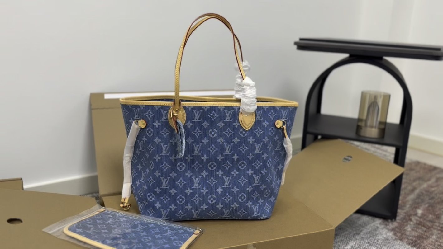 Louis Vuitton Neverfull Tote Bag Navy Monogram