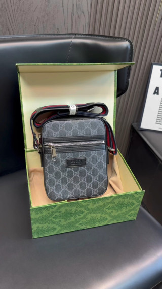 Gucci GG Supreme Canvas Crossbody Bag Grey video