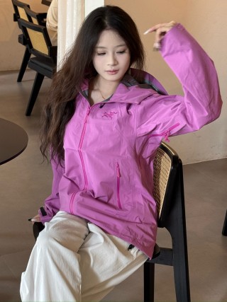 Arc'teryx Beta SL Hooded Windbreaker Jacket in Cherry Blossom Pink view 2