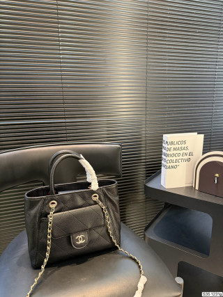 Chanel-Inspired Classic Black Quilted Handbag with Chain Strap view 1