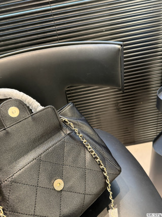 Chanel-Inspired Classic Black Quilted Handbag with Chain Strap view 8