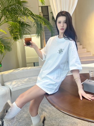 White Oversized Short Sleeve T-Shirt with Star Chest Print view 9