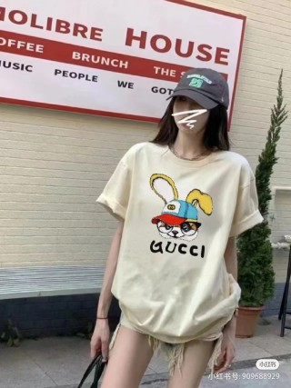 Gucci Bunny Graphic Cream T-Shirt view 1