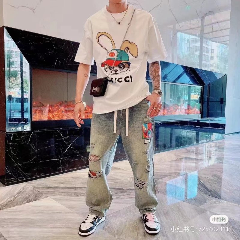 Gucci Bunny Graphic Cream T-Shirt view
