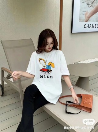 Gucci Bunny Graphic Cream T-Shirt view 4