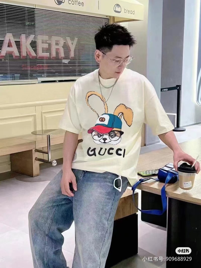 Gucci Bunny Graphic Cream T-Shirt view