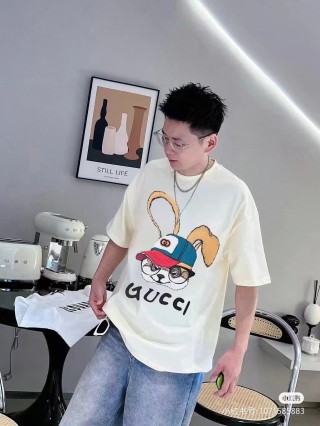 Gucci Bunny Graphic Cream T-Shirt view 6