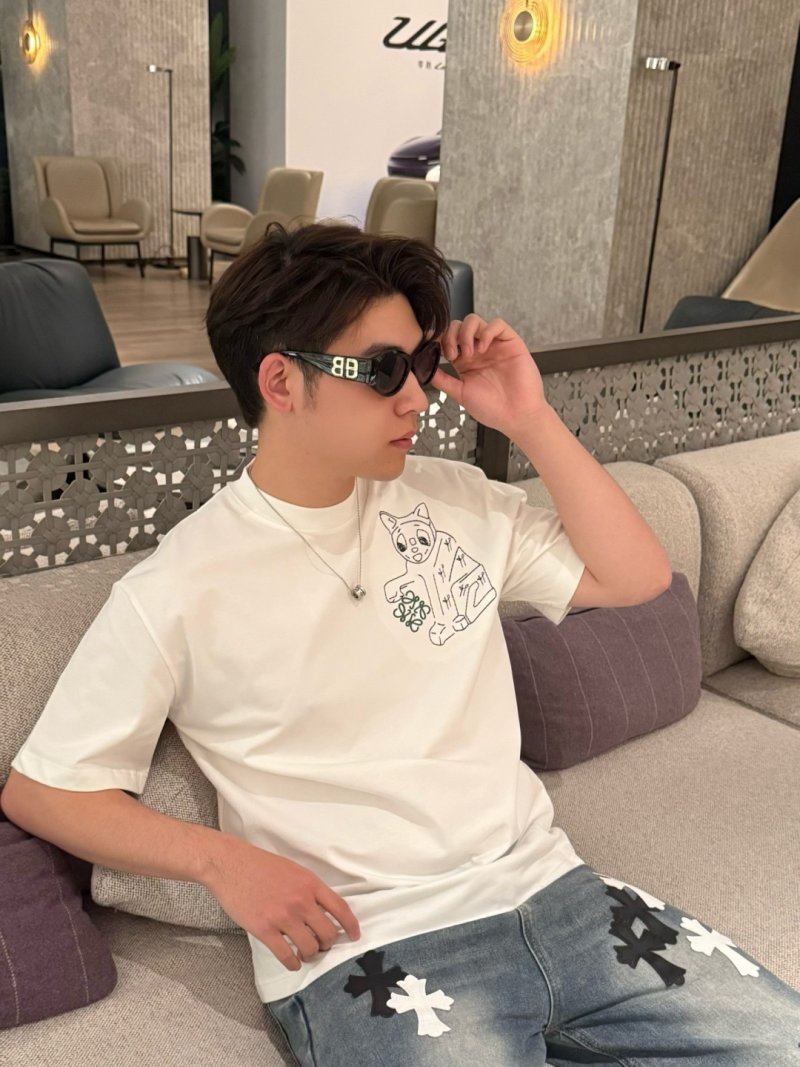 Cream Graphic Dog Print Short Sleeve T-Shirt view