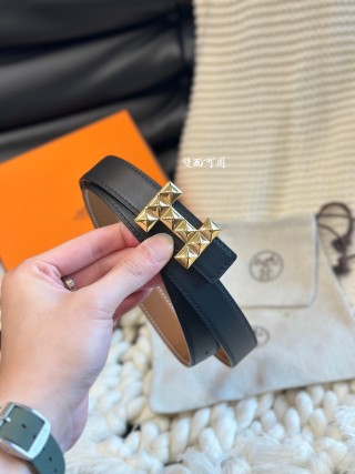 Hermès Quizz Party Buckle Reversible Leather Belt Tan/Black view 6