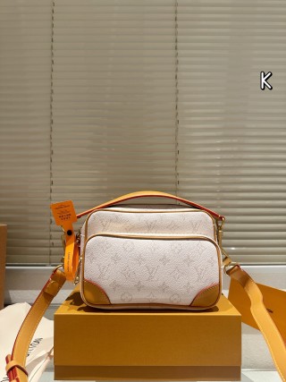 Louis Vuitton Nil Nil Monogram Canvas Crossbody Bag - Cream view 1