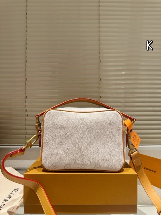 Louis Vuitton Nil Nil Monogram Canvas Crossbody Bag - Cream view 2